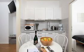 Kandlers Street Apartment